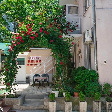 Hotel Relax Warna Exterior foto